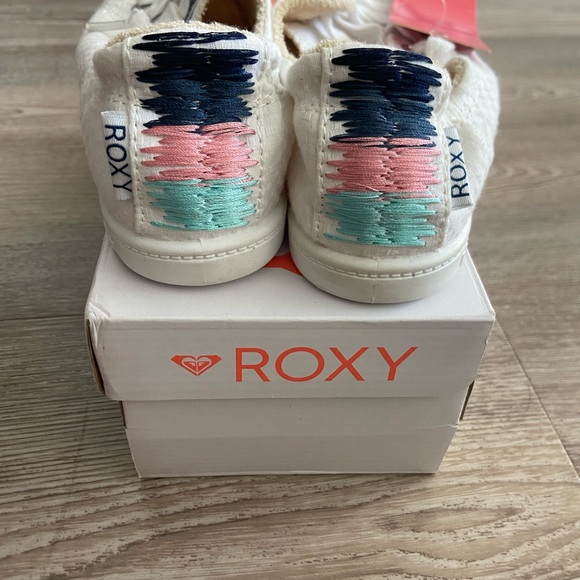 NWT - White Roxy Bayshore slip on sneaker - Picture 3 of 3